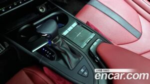 Lexus UX 2.0 F-Sport 2WD 2022 года из Южной Кореи