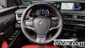 Lexus UX 2.0 F-Sport 2WD 2022 года из Южной Кореи