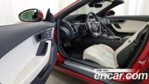 Jaguar F-TYPE P300 Cabriolet 2021 года из Южной Кореи