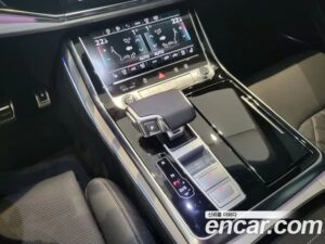 Audi Q8 55 TFSI 4WD Premium 2023 года из Южной Кореи