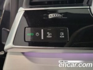 Audi Q8 55 TFSI 4WD Premium 2023 года из Южной Кореи