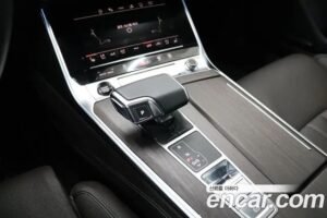 Audi A7 55 TFSI 4WD Premium 2022 года из Южной Кореи