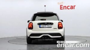 Mini Cooper 5Door CLASSIC 2022 года из Южной Кореи