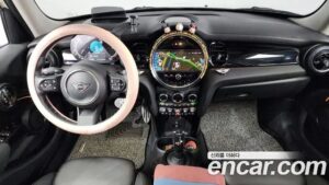 Mini Cooper 5Door CLASSIC 2022 года из Южной Кореи