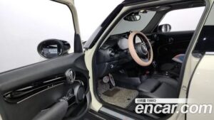 Mini Cooper 5Door CLASSIC 2022 года из Южной Кореи