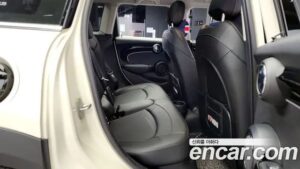 Mini Cooper 5Door CLASSIC 2022 года из Южной Кореи
