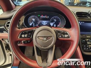 Bentley Bentayga 4.0 V8 2021 года из Южной Кореи