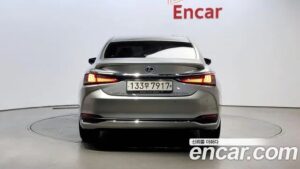 Lexus ES Executive 2022 года из Южной Кореи