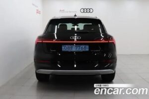 Audi e-tron 55 4WD 2022 года из Южной Кореи