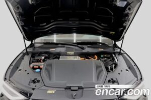 Audi e-tron 55 4WD 2022 года из Южной Кореи