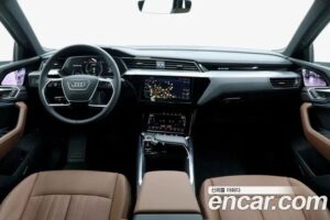 Audi e-tron 55 4WD 2022 года из Южной Кореи