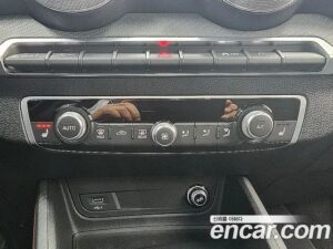 Audi Q2 35 TDI Premium 2023 года из Южной Кореи