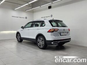 Volkswagen Tiguan 2.0 TDI Prestige 2023 года из Южной Кореи