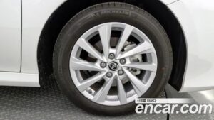 Toyota Camry 2.5 LE HYBRID 2023 года из Южной Кореи