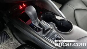 Toyota Camry 2.5 LE HYBRID 2023 года из Южной Кореи