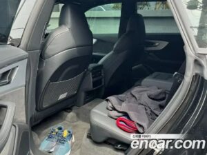 Audi Q8 55 TFSI 4WD Premium 2022 года из Южной Кореи