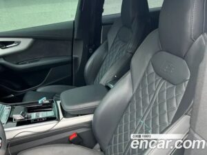 Audi Q8 55 TFSI 4WD Premium 2022 года из Южной Кореи