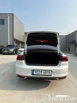 Volkswagen Passat 2.0 TDI Prestige 2021 года из Южной Кореи