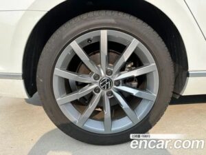 Volkswagen Passat 2.0 TDI Prestige 2021 года из Южной Кореи