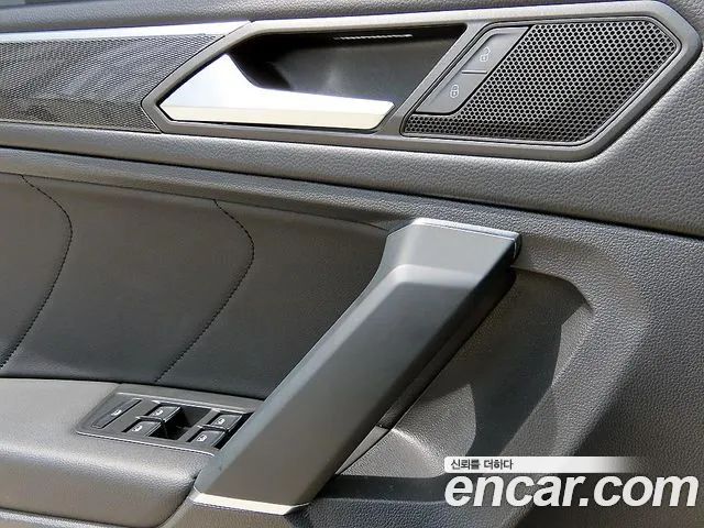 34929636_015.jpg Volkswagen Tiguan 2.0 TDI Prestige 2020 года из Южной Кореи