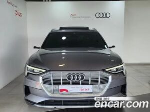 Audi e-tron 55 4WD 2022 года из Южной Кореи