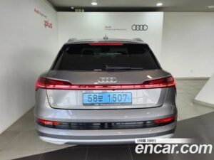 Audi e-tron 55 4WD 2022 года из Южной Кореи