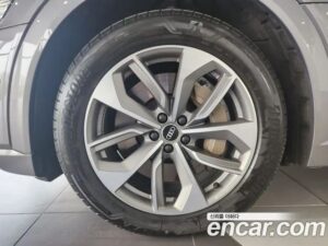 Audi e-tron 55 4WD 2022 года из Южной Кореи