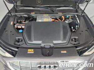Audi e-tron 55 4WD 2022 года из Южной Кореи