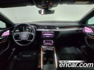 Audi e-tron 55 4WD 2022 года из Южной Кореи