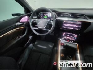Audi e-tron 55 4WD 2022 года из Южной Кореи
