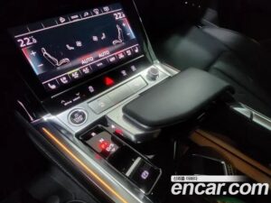 Audi e-tron 55 4WD 2022 года из Южной Кореи