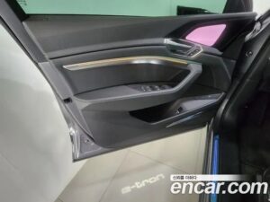 Audi e-tron 55 4WD 2022 года из Южной Кореи