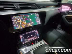 Audi e-tron 55 4WD 2022 года из Южной Кореи