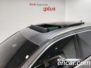 Audi e-tron 55 4WD 2022 года из Южной Кореи