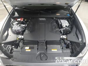 Audi Q8 45 TDI 4WD Premium 2022 года из Южной Кореи