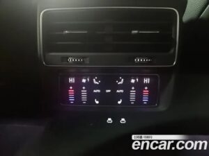 Audi Q8 45 TDI 4WD Premium 2022 года из Южной Кореи