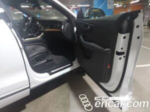 Audi Q8 45 TDI 4WD Premium 2022 года из Южной Кореи