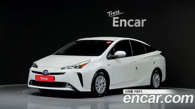 Toyota Prius 1.8 2021 года из Кореи