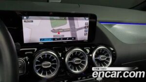 Mercedes-Benz GLA-Class GLA220 2021 года из Южной Кореи