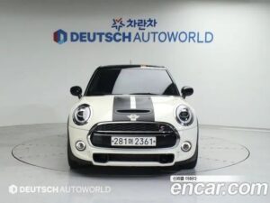 Mini Cooper 5Door DEFAULT 2020 года из Южной Кореи
