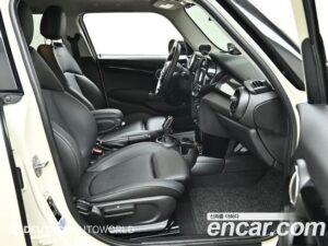 Mini Cooper 5Door DEFAULT 2020 года из Южной Кореи