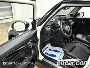 Mini Cooper 5Door DEFAULT 2020 года из Южной Кореи