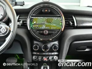 Mini Cooper 5Door DEFAULT 2020 года из Южной Кореи