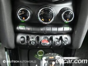 Mini Cooper 5Door DEFAULT 2020 года из Южной Кореи