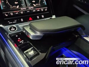 Audi e-tron 55 4WD Sportback 2022 года из Южной Кореи