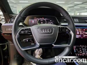Audi e-tron 55 4WD Sportback 2022 года из Южной Кореи