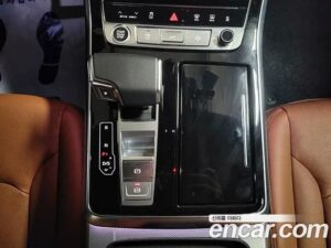 Audi Q8 45 TDI 4WD Premium 2021 года из Южной Кореи