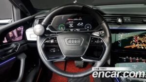 Audi e-tron 55 4WD 2020 года из Южной Кореи
