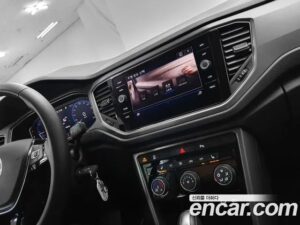 Volkswagen T-Roc 2.0 TDI Style 2021 года из Южной Кореи