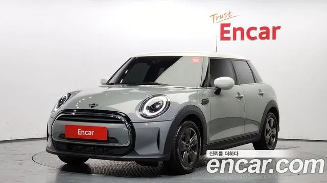 Mini Cooper 5Door CLASSIC 2022 года из Кореи